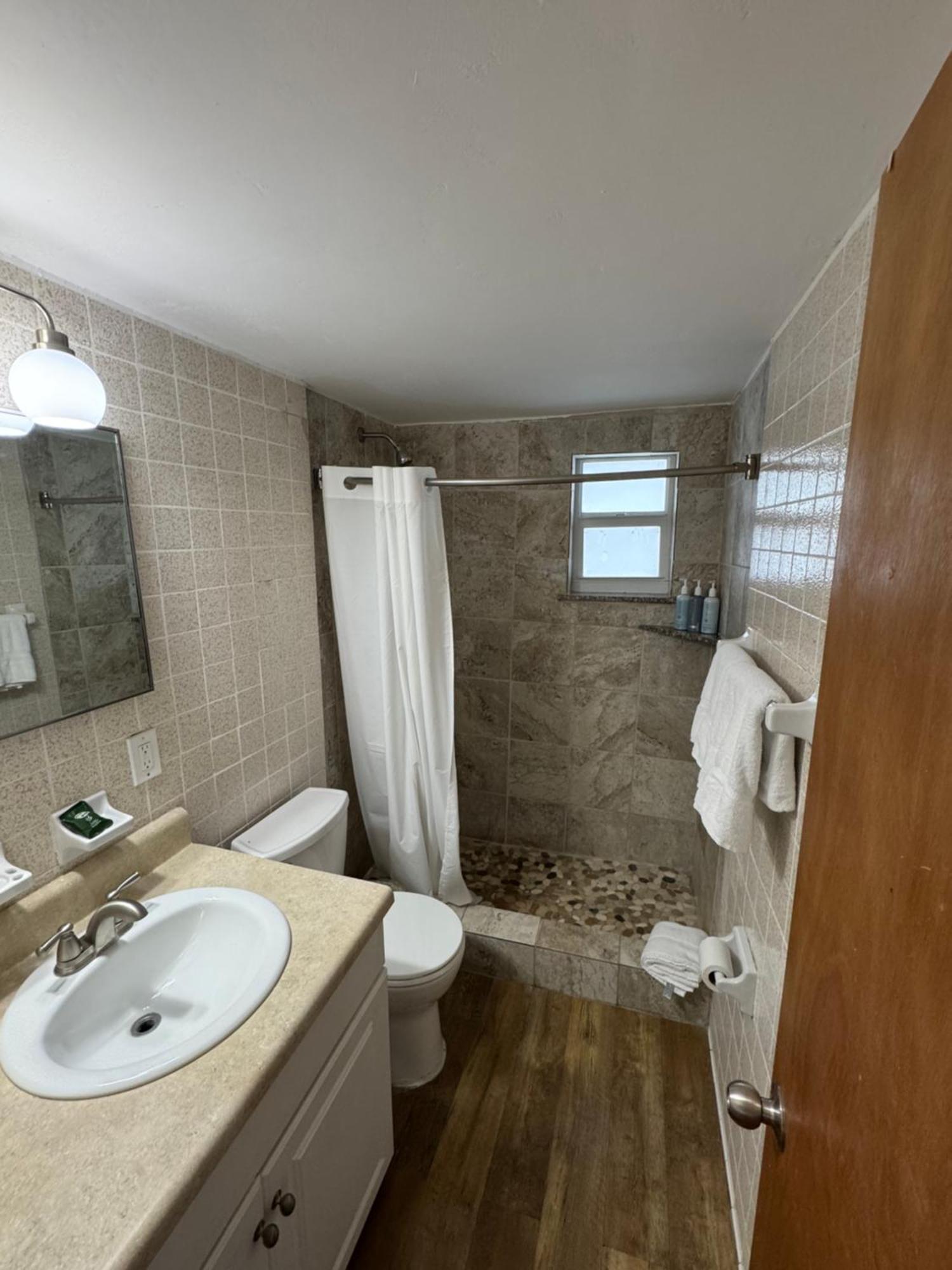 Knight'S Key Suites Маратон Екстериор снимка